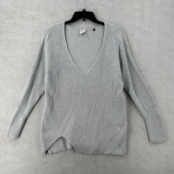 CAbi Sweater Womens MEDIUM V‎ Neck Pullover Cloud Gray Side Zip - Picture 1 of 12